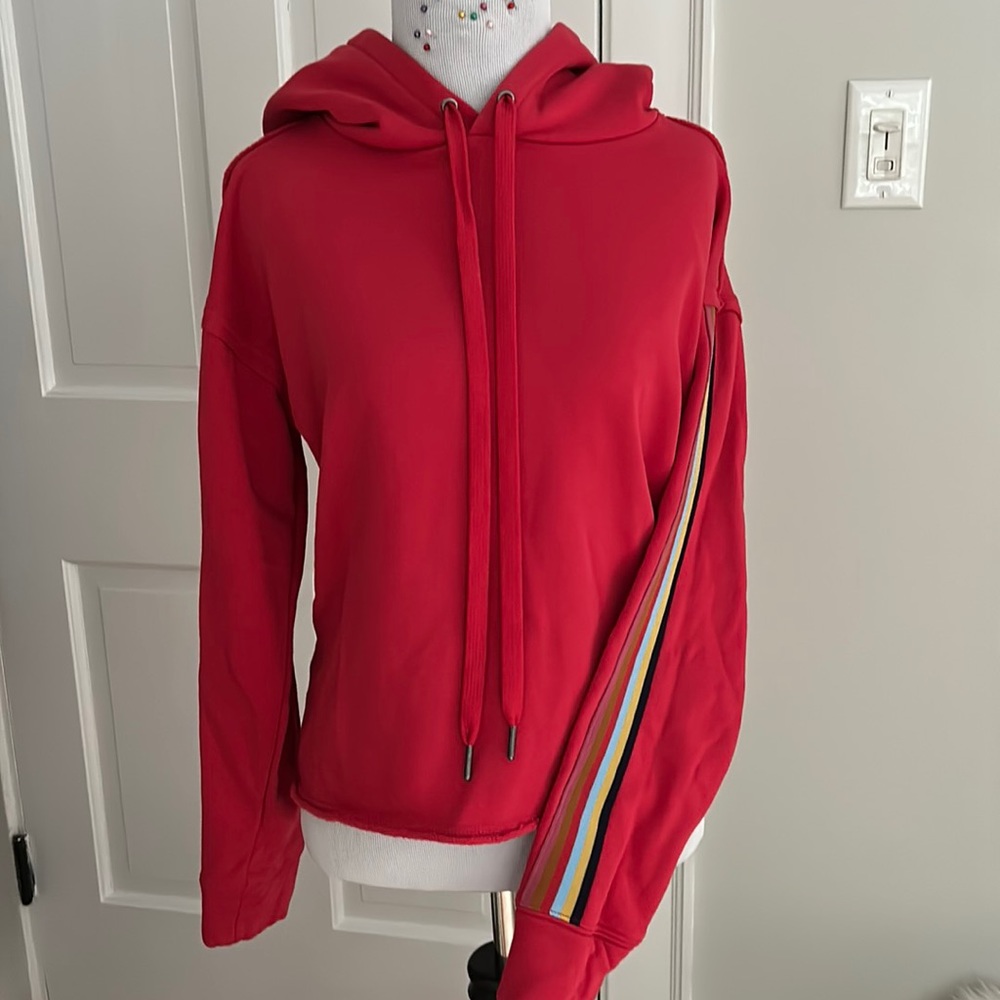 Evereve red cropped hoodie size xs